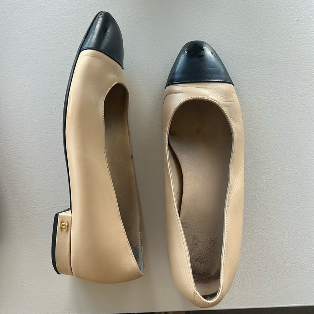 Chanel Cap Toe Uniform Shoe
Size 39